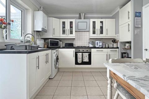 71 Ellen Way, Great Notley, Braintree, CM77 7XG