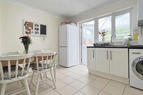 71 Ellen Way, Great Notley, Braintree, CM77 7XG
