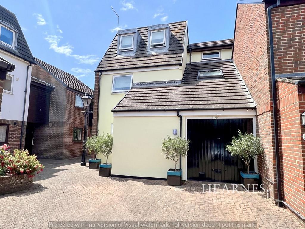 Poplar Close, Poole, BH15 4 bed semidetached house for sale £665,000