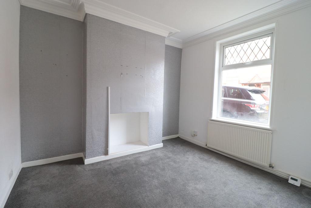 Herschell Street, Blackburn, BB2 2 bed terraced house £595 pcm (£137 pw)