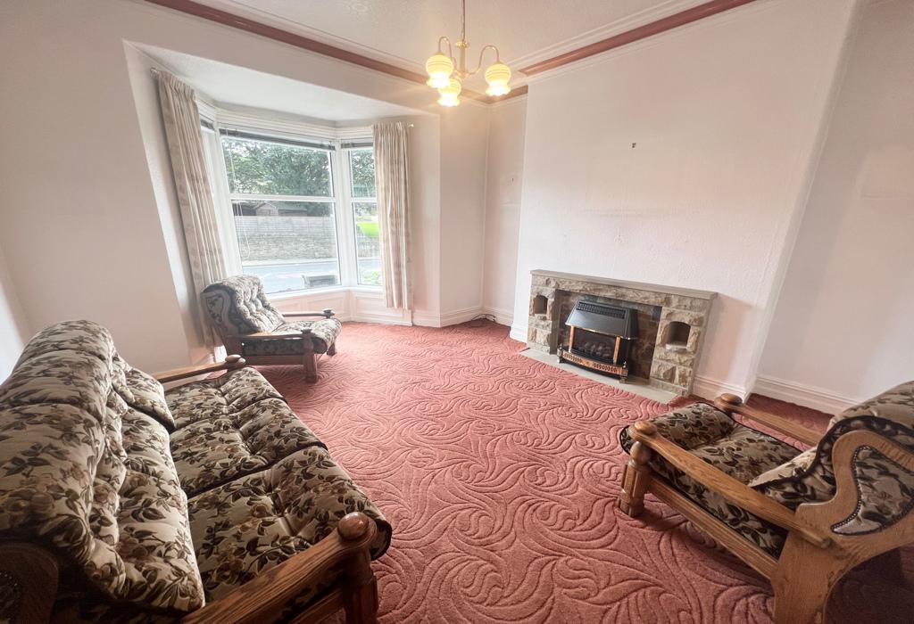 Leeds Road, Thackley, Bradford, West Yorkshire 4 bed end of terrace