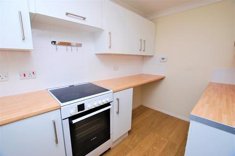 2 bedroom terraced house to rent, Cotts Wood Drive, Guildford, Surrey, GU4