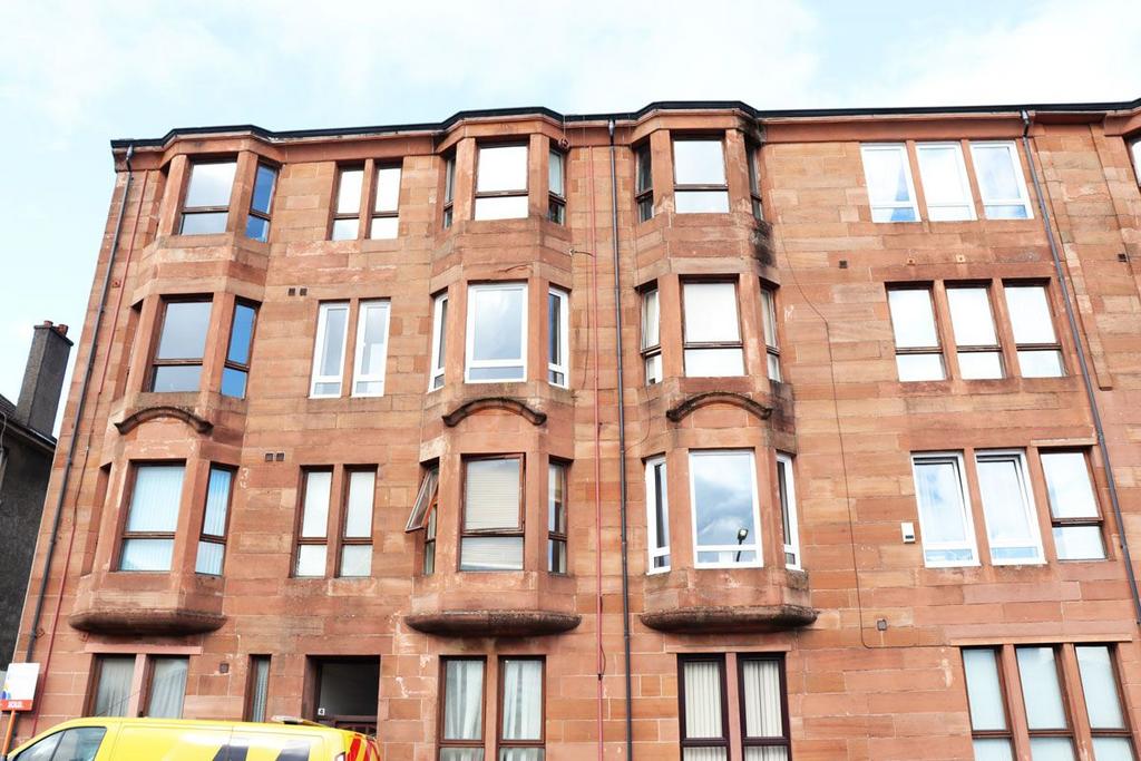 1 Bedroom Flat in Traditional Tenement Building