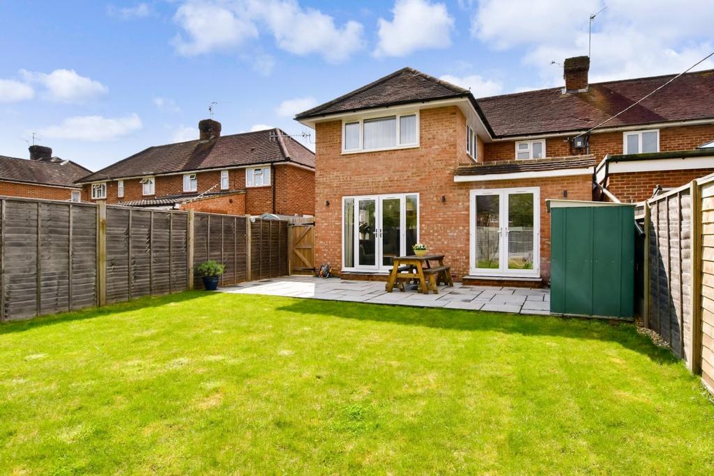 Elmbridge Road Cranleigh GU6 2 bed cottage to rent £1,500 pcm (£346 pw)