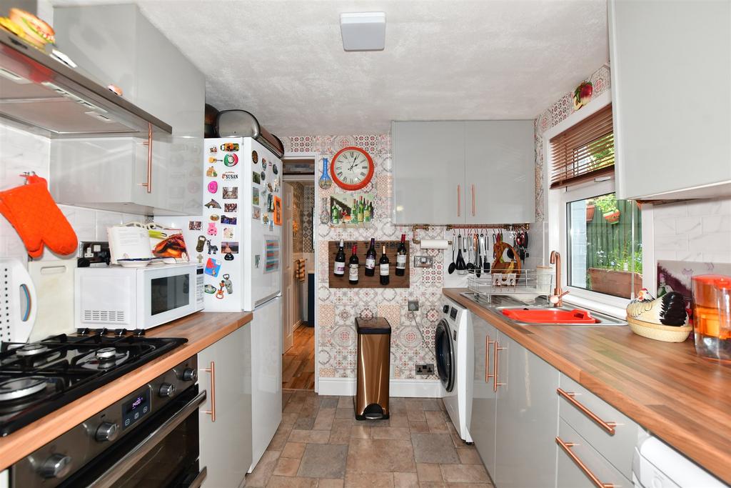 Shakespeare Road, Dover, Kent 3 bed semidetached house for sale £268,000