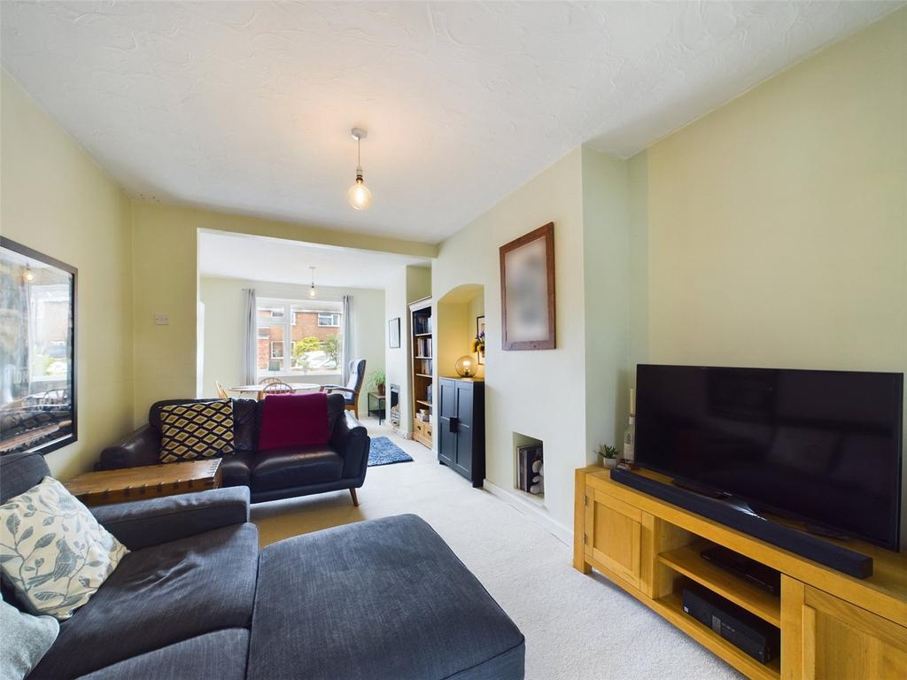 Holtham Avenue, Churchdown, Gloucester, GL3 3 bed semidetached house