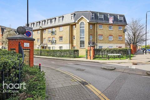 2 bedroom flat for sale, Queensberry Place, London