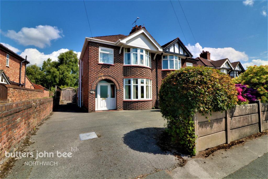 Queensgate, Northwich 3 bed semidetached house for sale £210,000