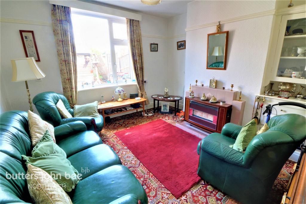 Queensgate, Northwich 3 bed semidetached house for sale £210,000