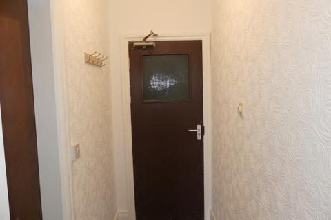 1 bedroom property to rent, Warbreck Hill Road Flat 2