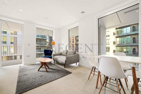 1 bedroom apartment to rent, Cendal Crescent, Bouchon Point, E1