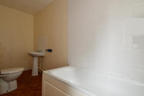 3 bedroom end of terrace house for sale, Mount Road, Chatham, Kent