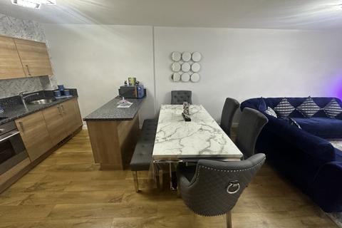 2 bedroom flat to rent, Burlington House, 2 Park Lodge Avenue, West Drayton, UB7