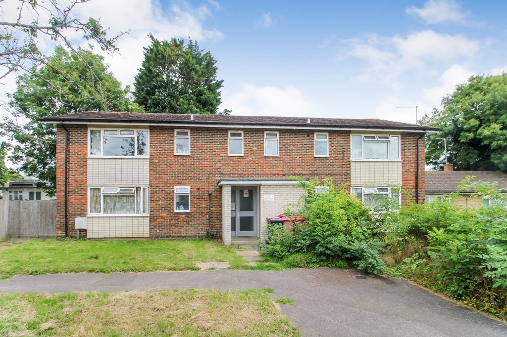 Dove Close, Crawley, West Sussex. RH11 7TE 1 bed ground floor flat for