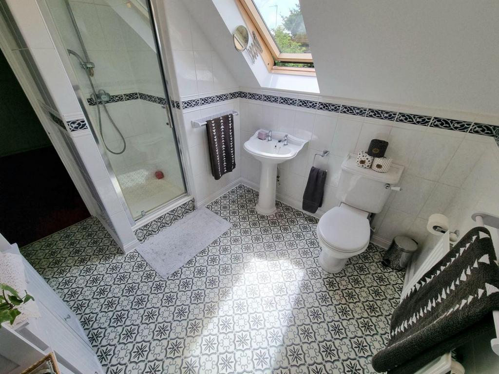 JACK 'n' JILL SHOWER ROOM