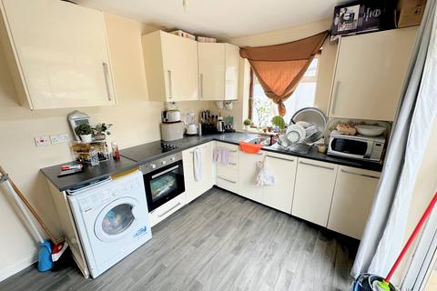 3 bedroom semi-detached bungalow for sale, Moat Farm Road, Northolt UB5