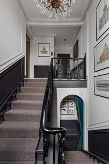 2 bedroom flat to rent, Cadogan Square, London SW1X