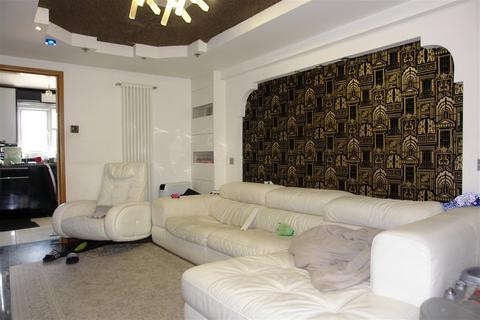 11 Denmark Way, Chadderton, Oldham, OL9 6SD