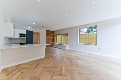 1a Holmdene Close, Beckenham, BR3 6QG