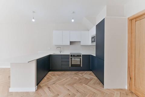1a Holmdene Close, Beckenham, BR3 6QG