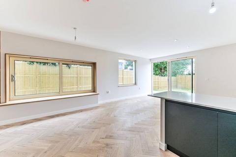 1a Holmdene Close, Beckenham, BR3 6QG