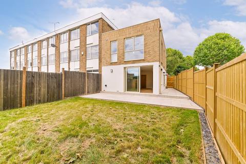 1a Holmdene Close, Beckenham, BR3 6QG