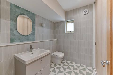 1a Holmdene Close, Beckenham, BR3 6QG