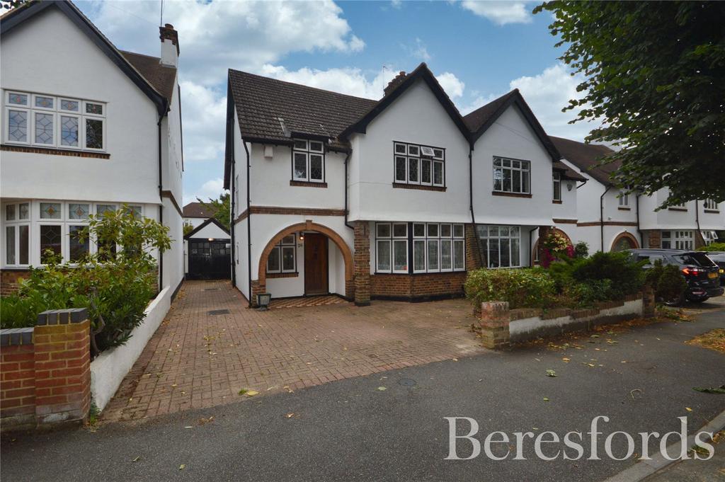 Tudor Avenue, Gidea Park, RM2 3 bed semidetached house for sale £650,000