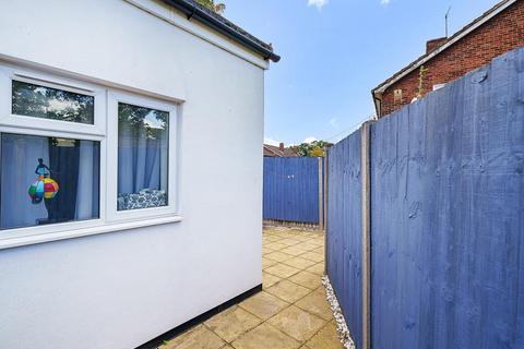 2 bedroom end of terrace house for sale, Sunbury-On-Thames,  Surrey,  TW16