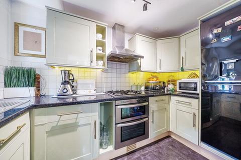 3, Tique Court Windmill Road, Sunbury-on-thames, TW16 7HX