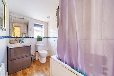 3, Tique Court Windmill Road, Sunbury-on-thames, TW16 7HX