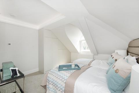 4 bedroom flat to rent, Arkwright Road, Hampstead, NW3