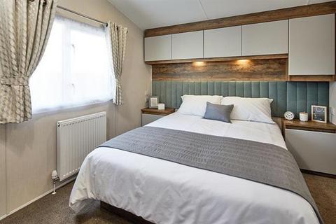 3 bedroom lodge for sale, Mill Rythe Coastal Village Hayling Island, Hampshire PO11