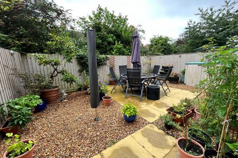 6 Abthorpe Avenue, Northampton, NN2 8NS