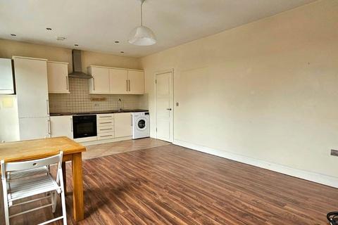 2 bedroom flat for sale, Bromley Road, Catford, London, SE6