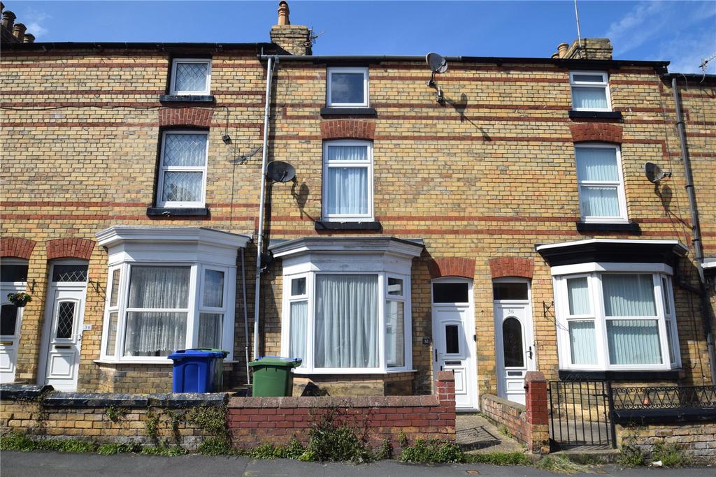 Murchison Street, Scarborough, North Yorkshire, YO12 3 bed terraced
