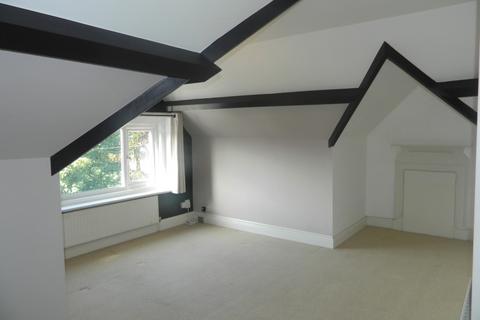 Flat B, 16 Glen Road, Bournemouth, BH5 1HR