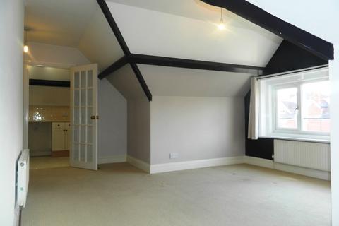 Flat B, 16 Glen Road, Bournemouth, BH5 1HR