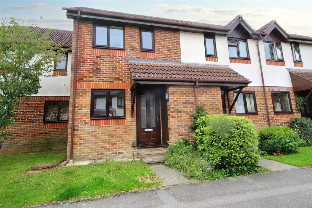 Sandringham Road, Petersfield, Hampshire, GU32 2 bed terraced house for