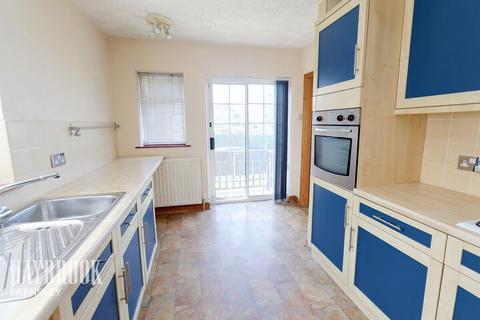 3 bedroom semi-detached house for sale - Kingsway, Mapplewell