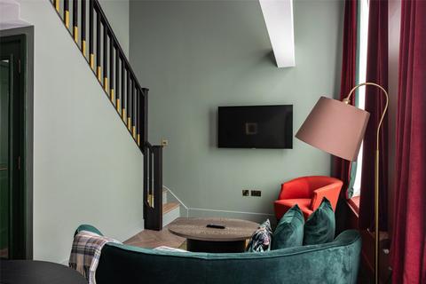 Studio to rent, Harrington Gardens, South Kensington, SW7