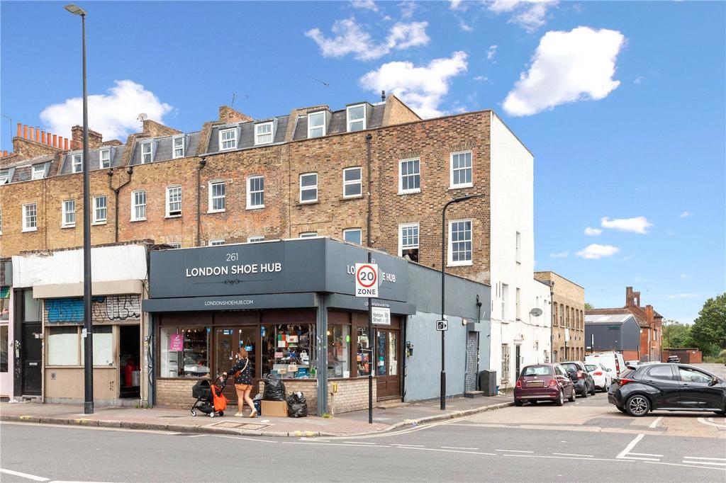 Hackney Road, London, E2 2 bed apartment for sale £499,950