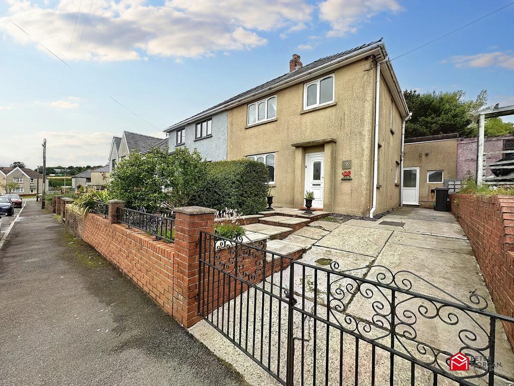 Hedd Aberth, Seven Sisters, Neath... 3 bed semidetached house £110,000