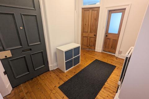 2 bedroom flat to rent, Montpelier Park, Bruntsfield, Edinburgh, EH10