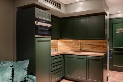 Studio to rent, Harrington Gardens, South Kensington, SW7