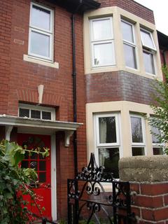 4 bedroom terraced house to rent, Alexandra Road, Newcastle upon Tyne NE6