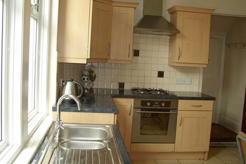 4 bedroom terraced house to rent, Alexandra Road, Newcastle upon Tyne NE6