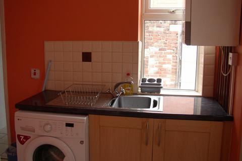 4 bedroom terraced house to rent, Alexandra Road, Heaton, Newcastle upon Tyne NE6