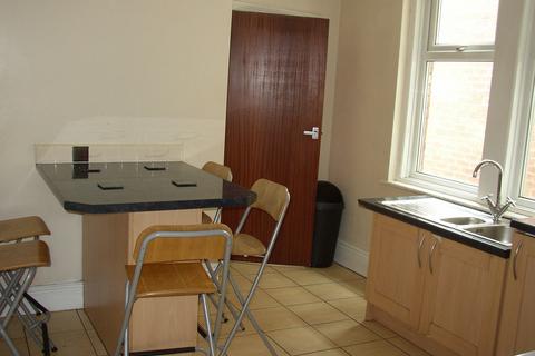 4 bedroom terraced house to rent, Alexandra Road, Heaton, Newcastle upon Tyne NE6