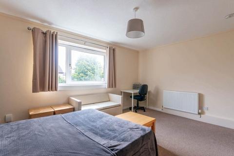 undefined, 1467L West Pilton Grove, Edinburgh, EH4 4EP